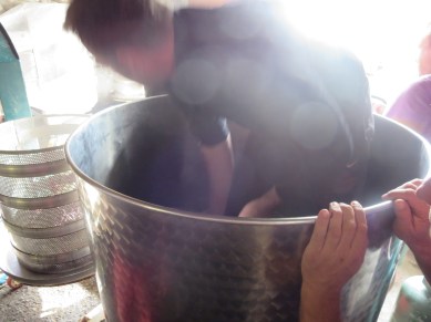 Jeff commence la pression, avec des bottes tres propres!!